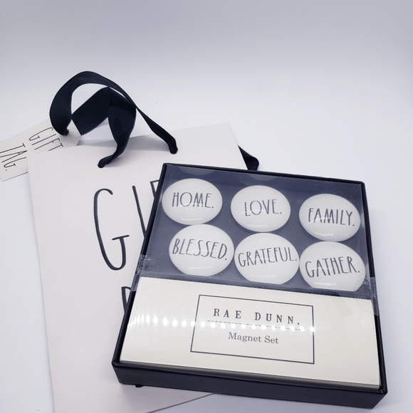 RAE DUNN GIFT SET